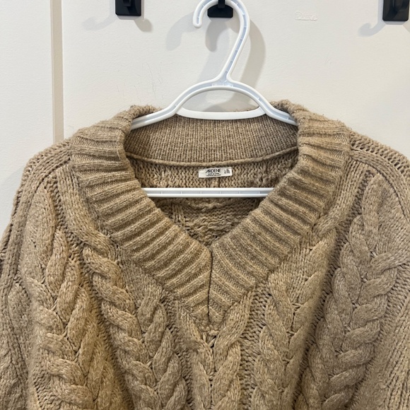 Beige / Brown Sweater (Size L/XL) - Picture 6 of 8